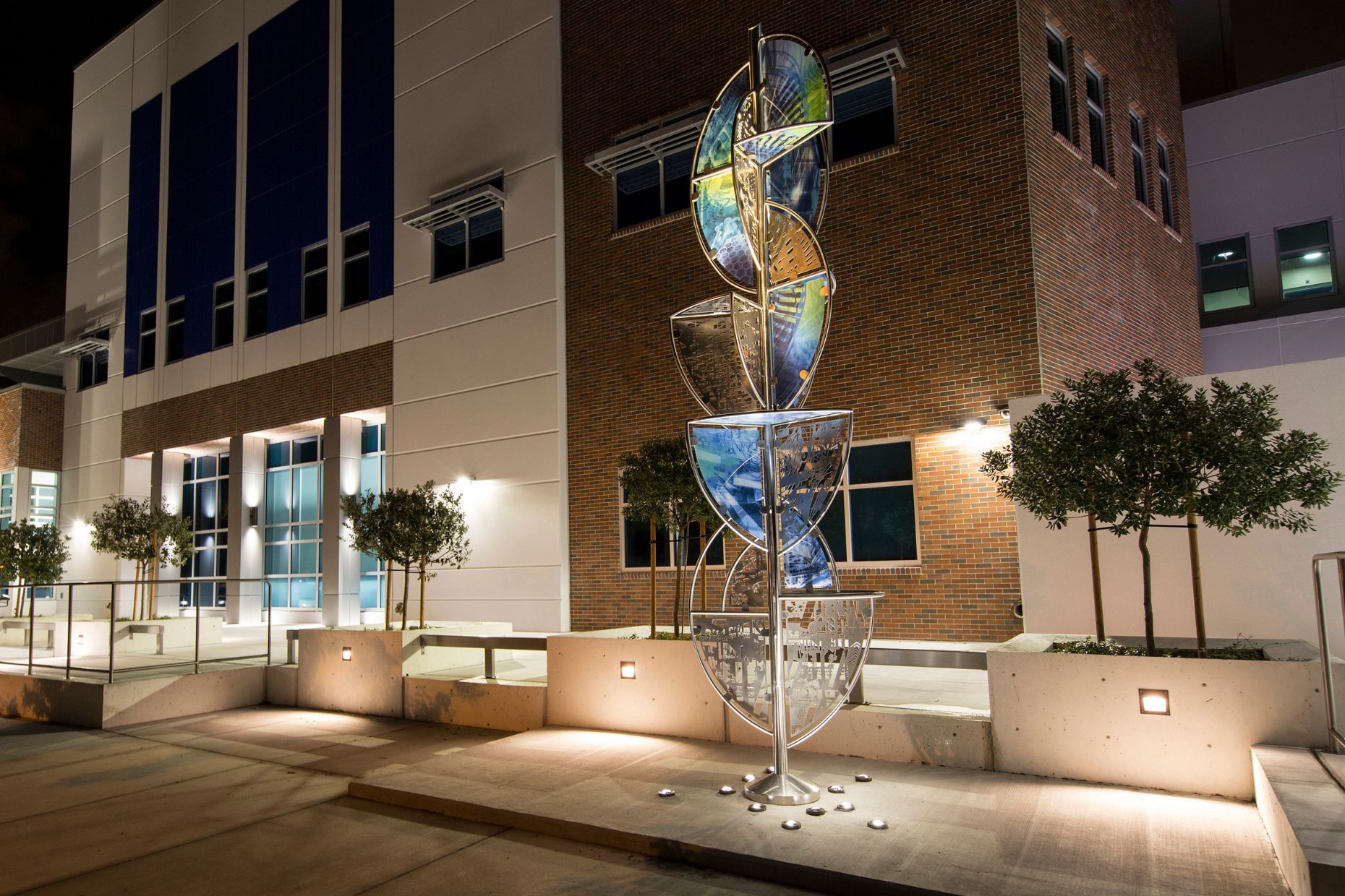 Promoting Biophilic Design Strategies With Glass